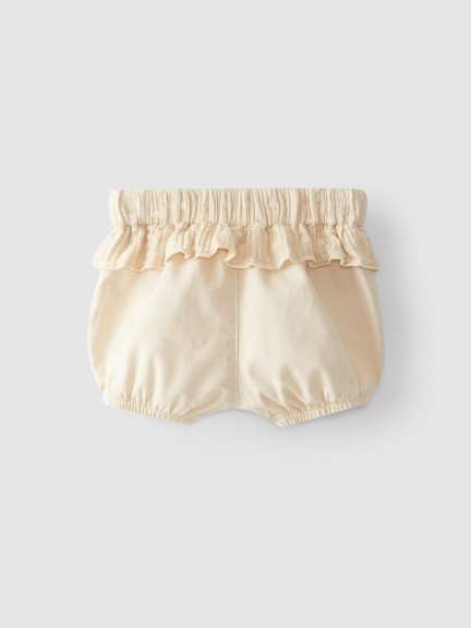 Pull-up shorts with ruffle Pull-up shorts with ruffle