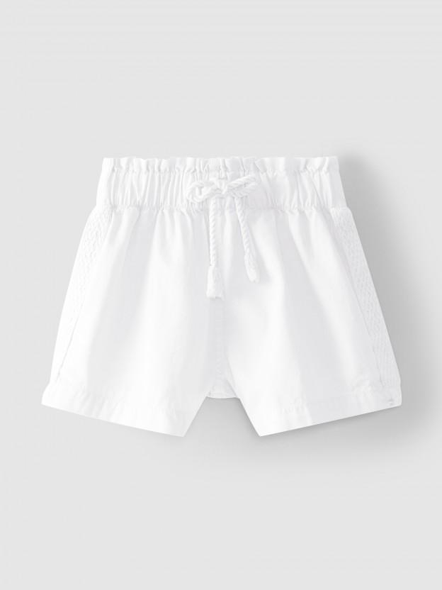 Calções com fita lateral decorativa Calções com fita lateral decorativa