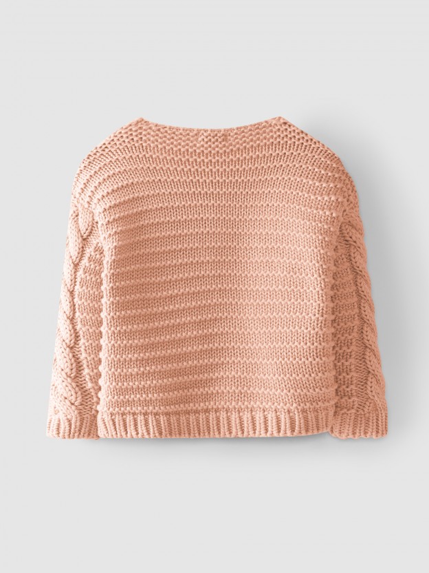 Gilet tricot� tress�