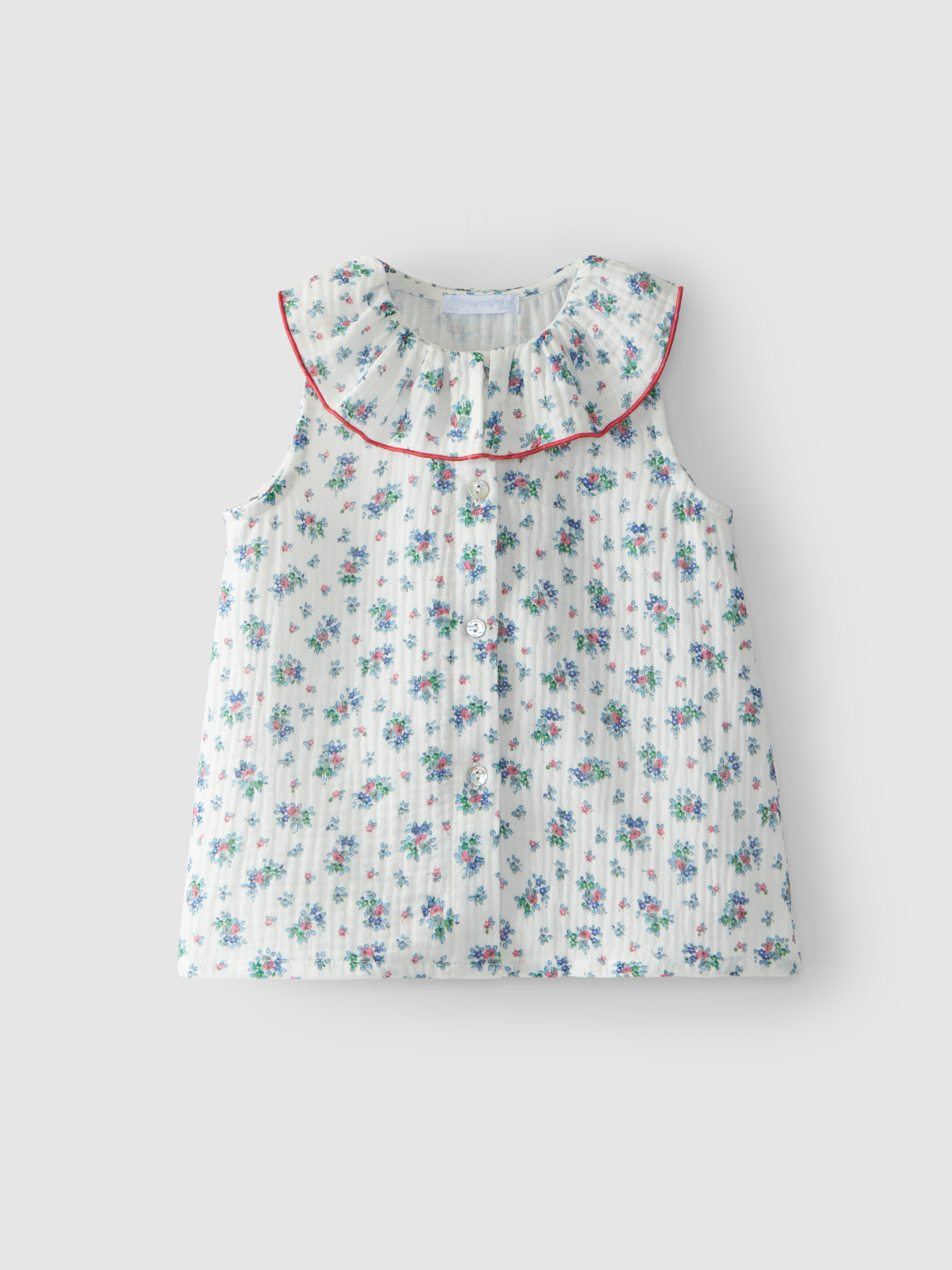 Organic cotton blouse with ruffled collar