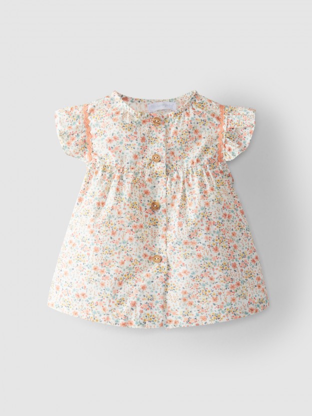 Blusa flores com espiguilha Blusa flores com espiguilha