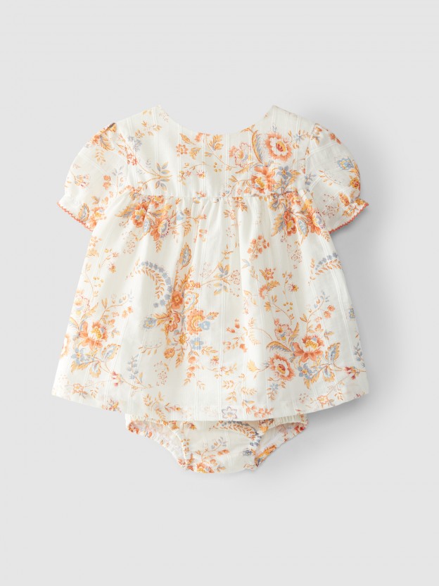 Vestido com tapa fraldas print floral Vestido com tapa fraldas print floral