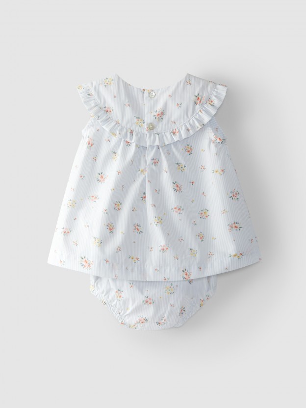 Vestido con cubre pañales de rayas con flores. Vestido con cubre pañales de rayas con flores.