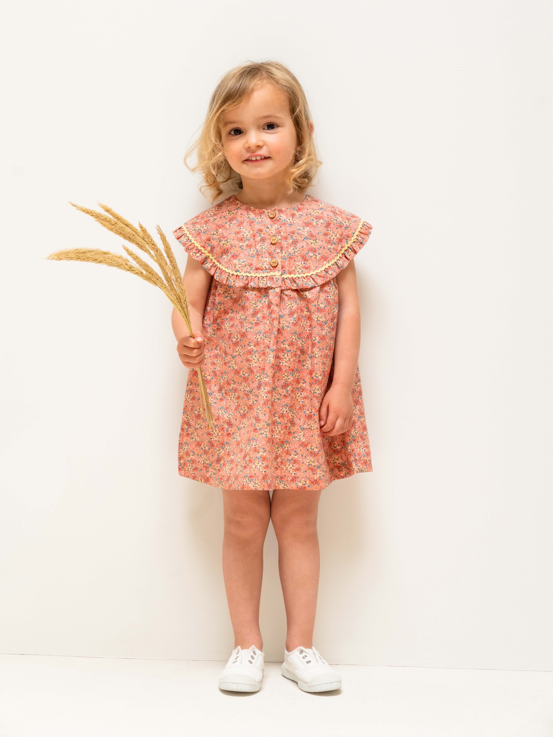 Vestido flores con puntilla en el pecho