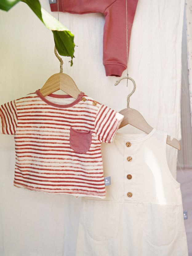 T-shirt stripes with pocket T-shirt stripes with pocket