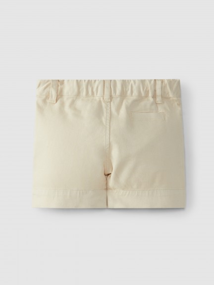 Pantalón corto rayas con tres bolsillos Pantalón corto rayas con tres bolsillos