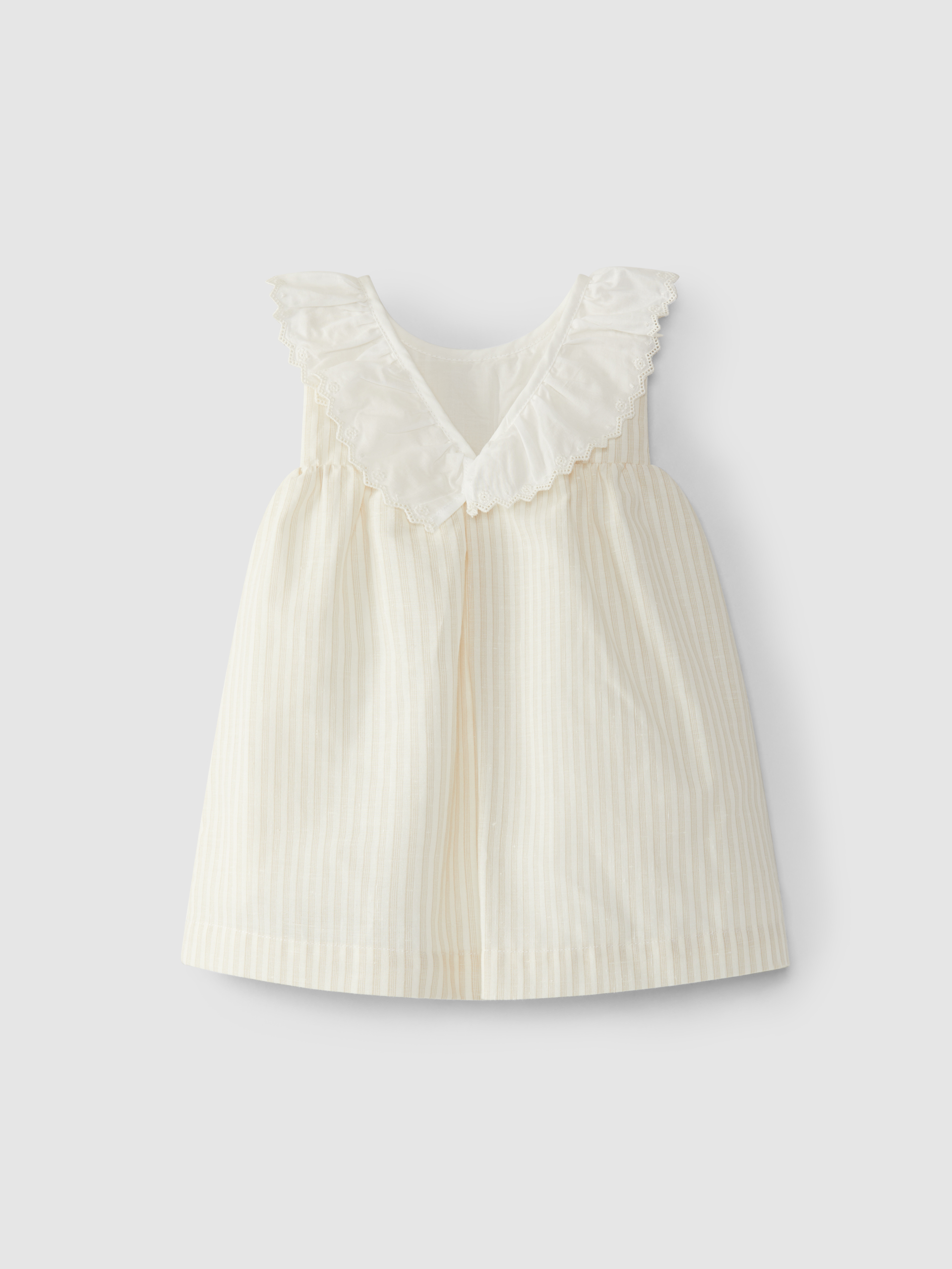 Vestido cuello de volante