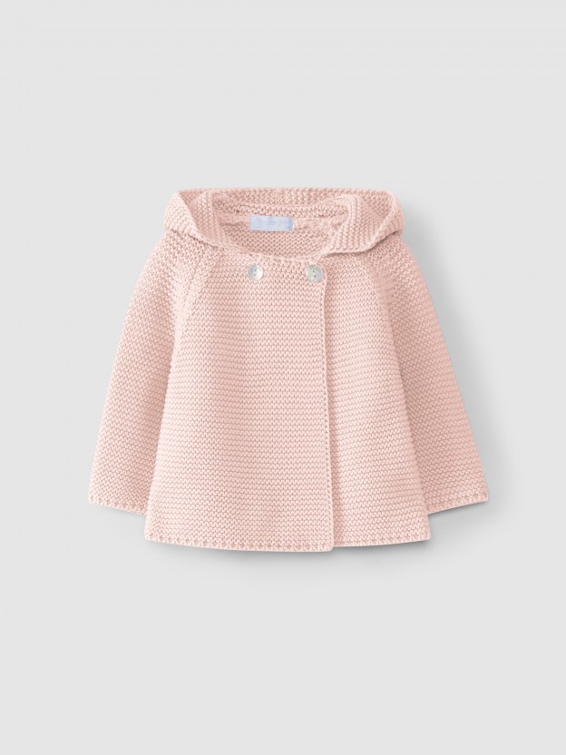 Gilet tricot� � capuche