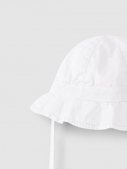 Hat with ruffle Hat with ruffle