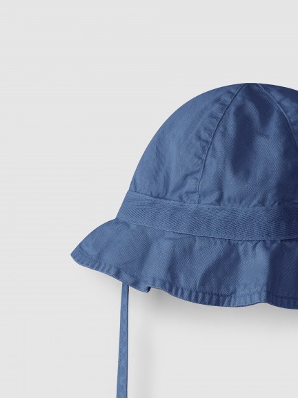 Hat with ruffle Hat with ruffle