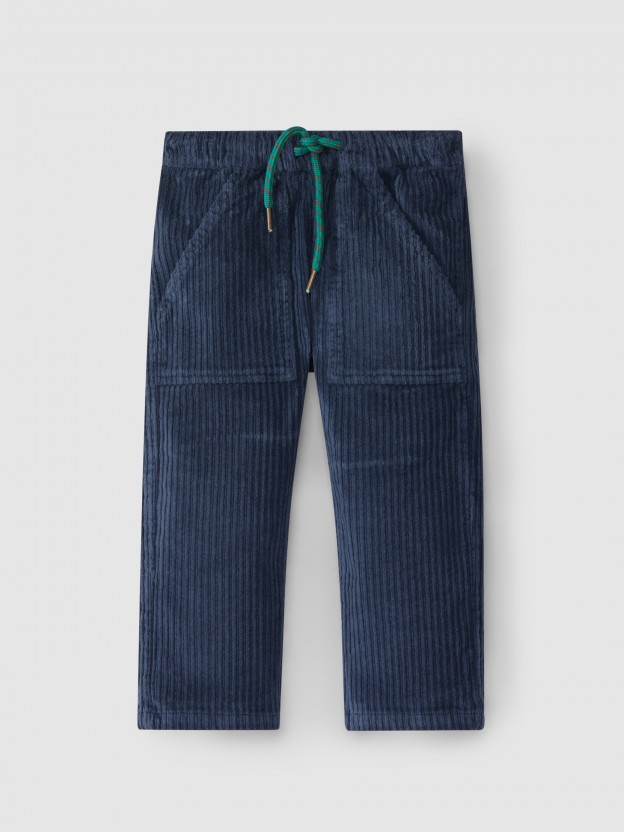Wide wale corduroy pants with pockets. Wide wale corduroy pants with pockets.