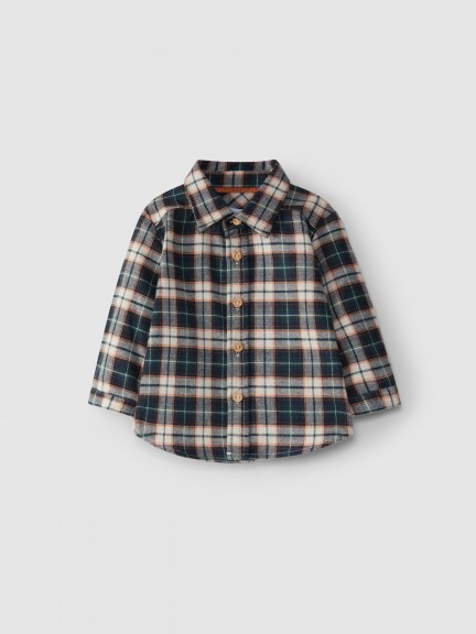 Plaid shirt pointy collar.