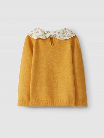 Knitted jumper with removable collar Knitted jumper with removable collar