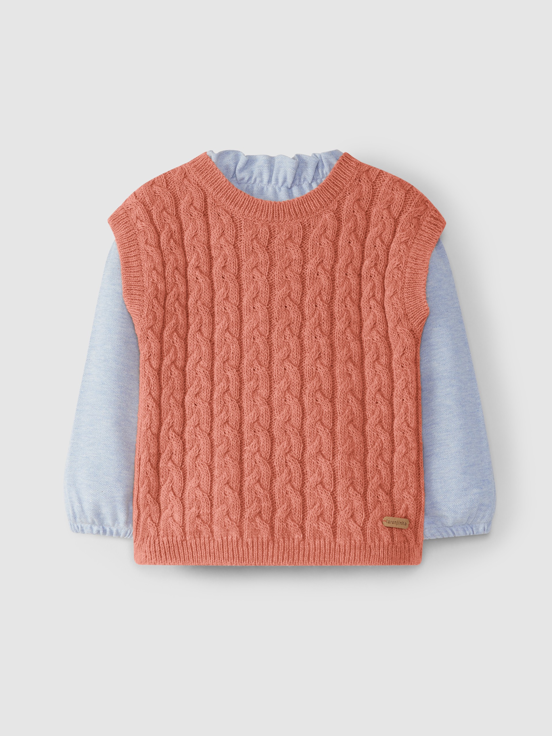 Conjunto de blusa em piqué e colete tricotado
