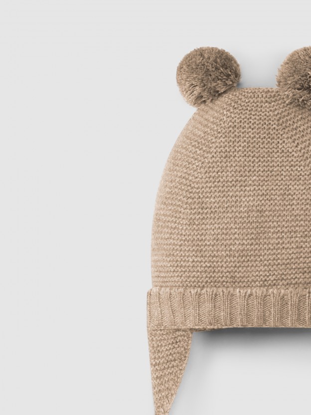 Aviator beanie with pom-poms Aviator beanie with pom-poms