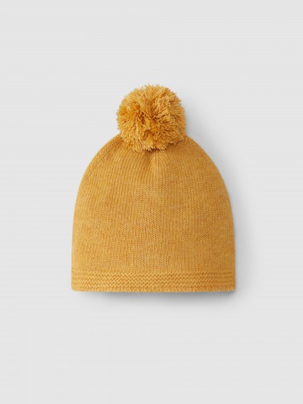 Bonnet avec pompon tricoté Bonnet avec pompon tricoté