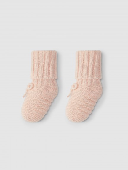 Knitted booties with bow detail Knitted booties with bow detail