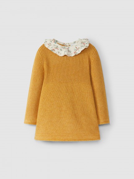Knitted dress with ruffled collar Knitted dress with ruffled collar