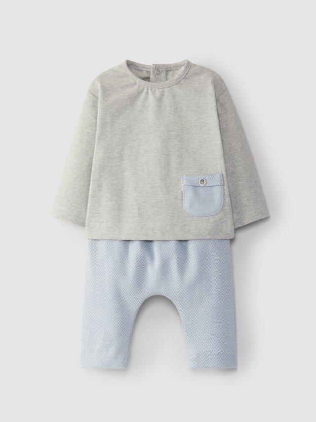 Two-piece set in herringbone knit Two-piece set in herringbone knit