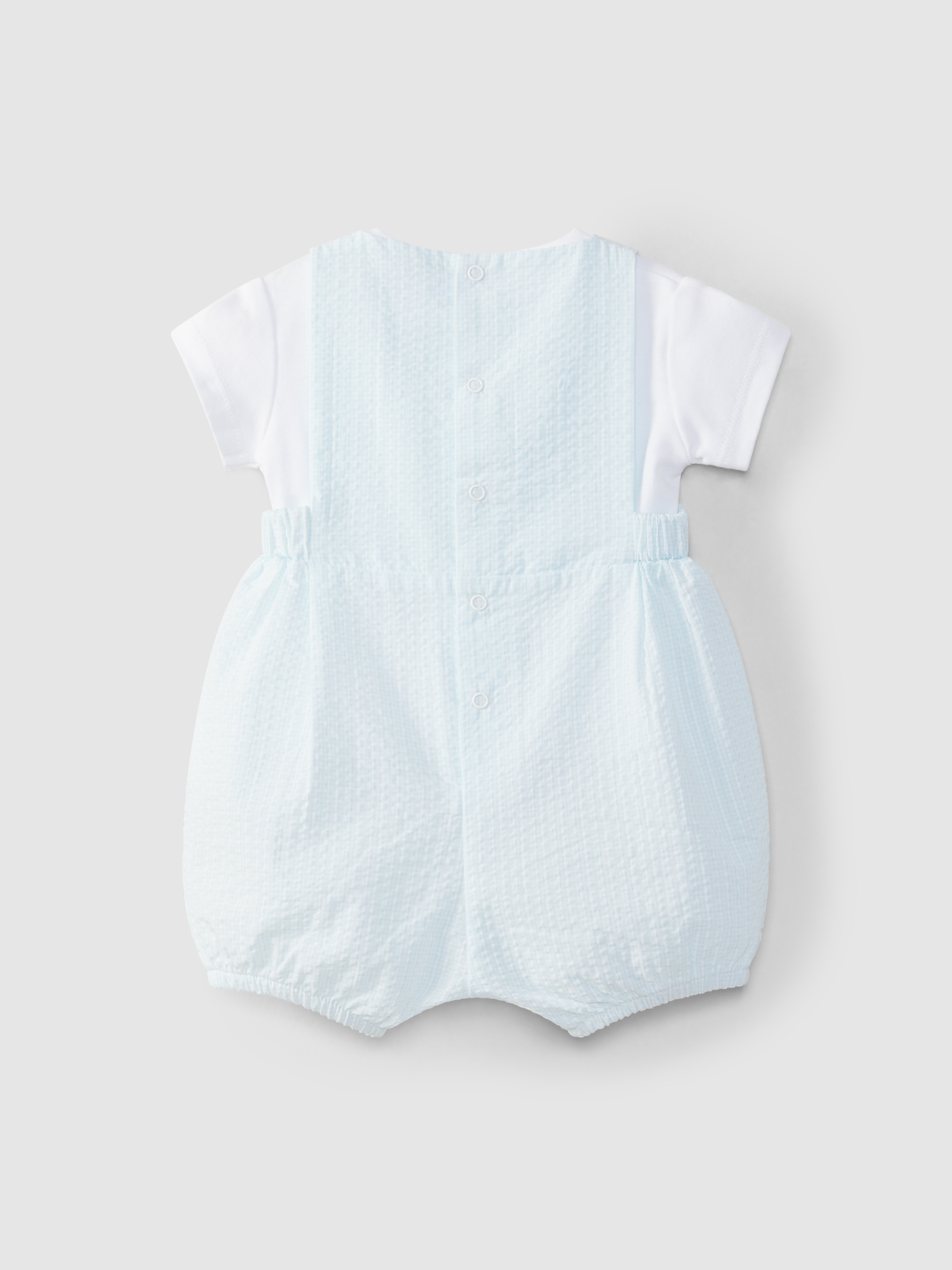 Jardineira vichy com t-shirt