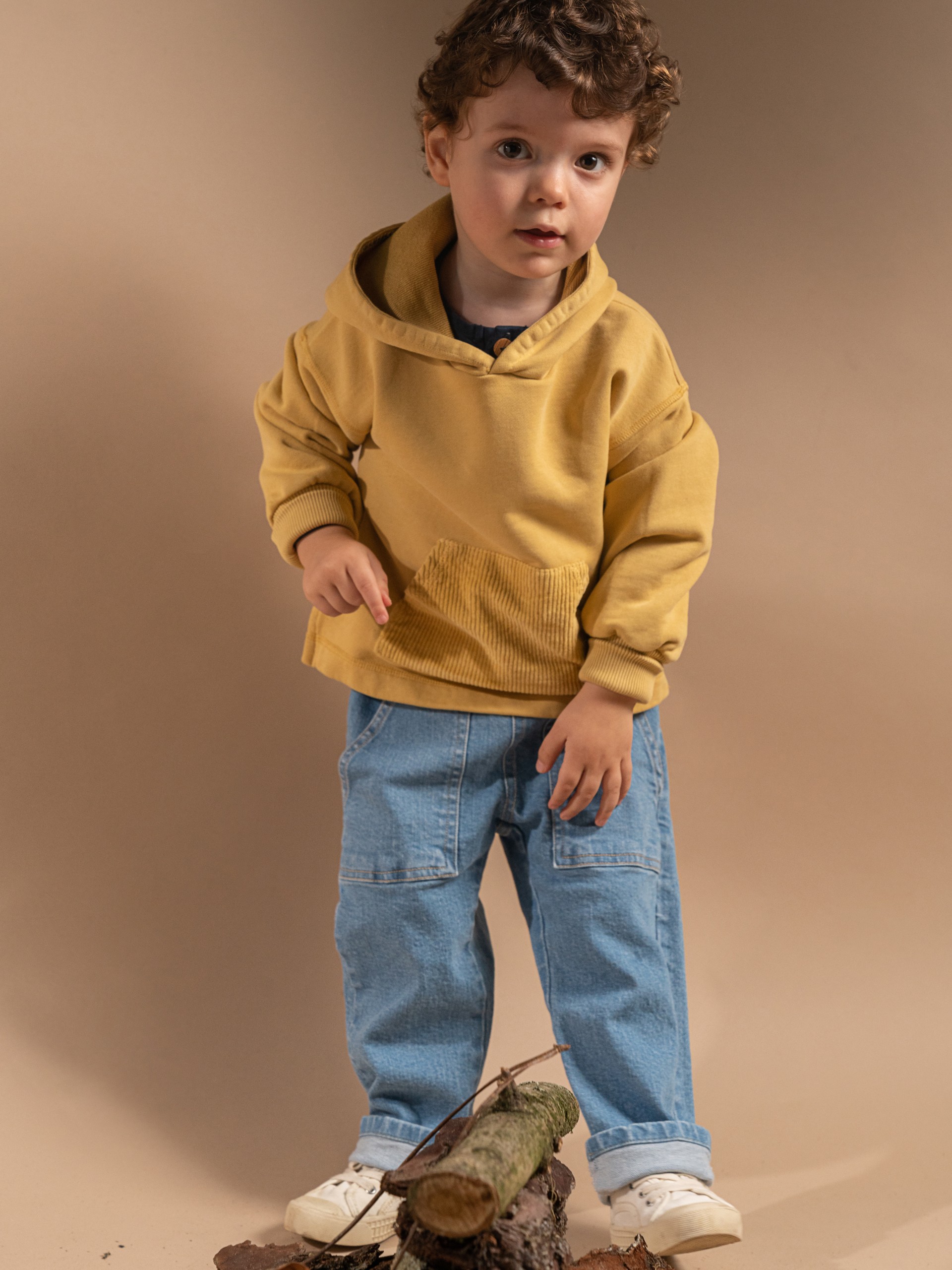 Sweatshirt com capuz e bolso em bombazine