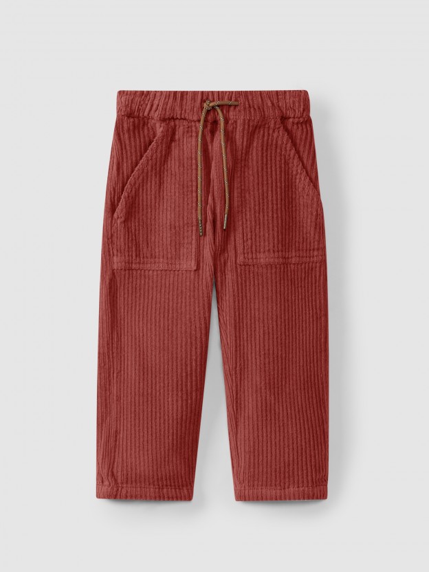 Wide wale corduroy pants with pockets. Wide wale corduroy pants with pockets.