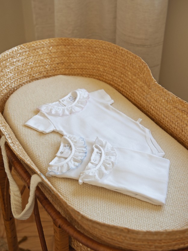 Short-sleeved embroidered collar bodysuit Short-sleeved embroidered collar bodysuit
