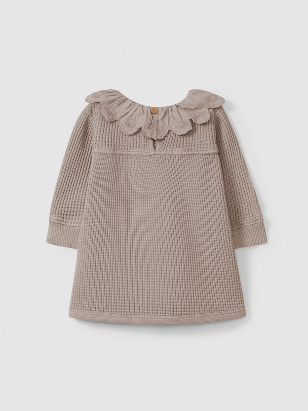 Waffle weave dress with ruffled collar Waffle weave dress with ruffled collar