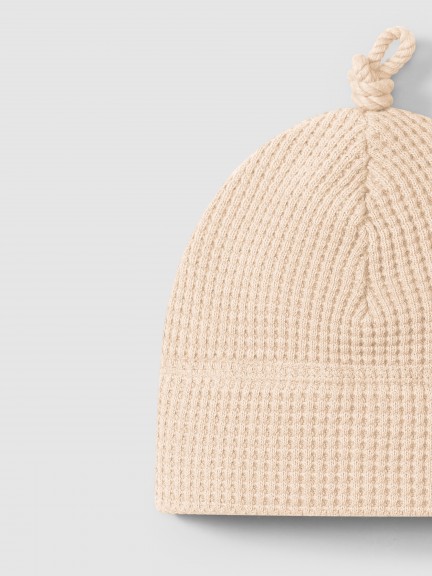 Gorro punto gofre con nudo Gorro punto gofre con nudo