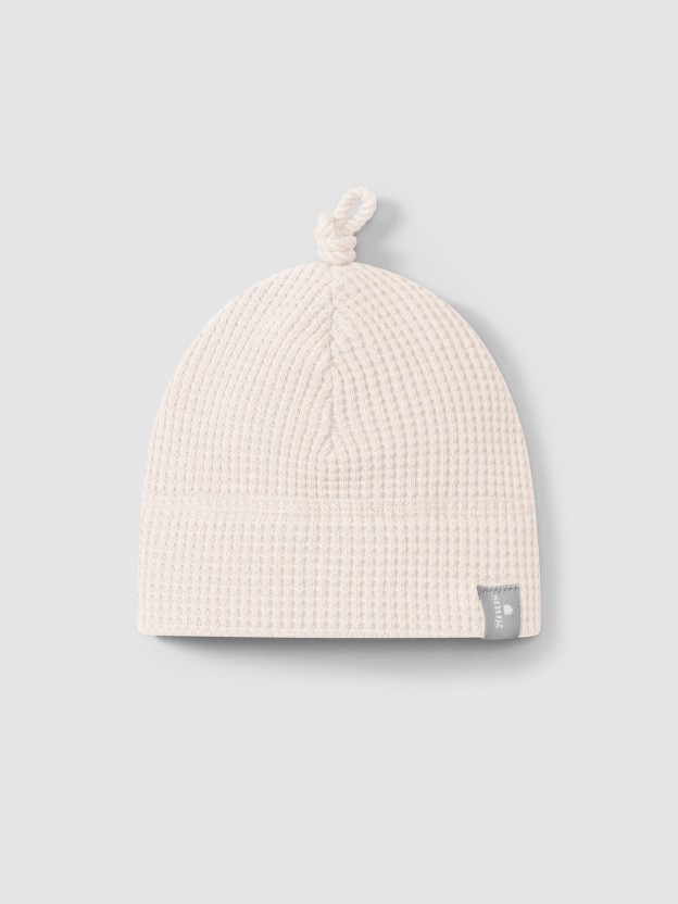 Bonnet maille gaufrée avec nœud Bonnet maille gaufrée avec nœud