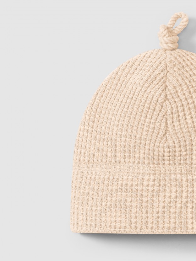 Waffle weave beanie with knot Waffle weave beanie with knot