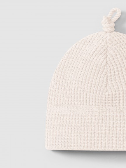 Gorro punto gofre con nudo Gorro punto gofre con nudo