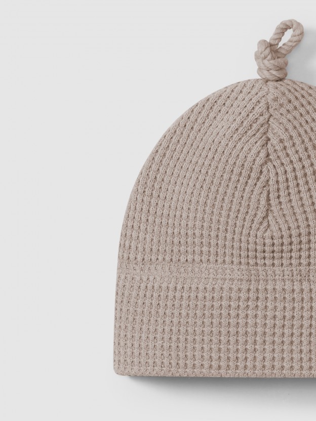 Waffle weave beanie with knot Waffle weave beanie with knot