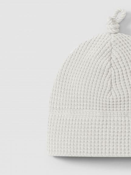 Waffle weave beanie with knot Waffle weave beanie with knot