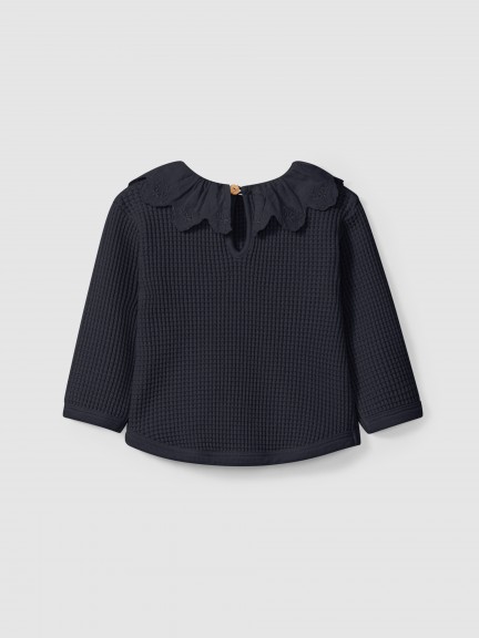 Camiseta en punto gofre con cuello de volante Camiseta en punto gofre con cuello de volante