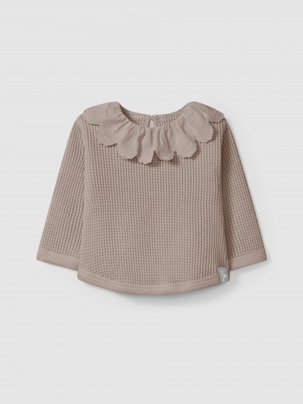 Waffle weave sweater with ruffled collar Waffle weave sweater with ruffled collar
