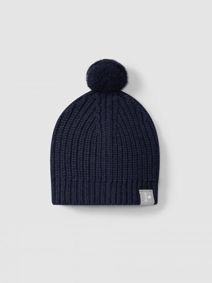 Knitted beanie with pom-pom Knitted beanie with pom-pom