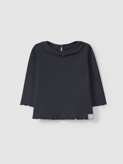 Longsleeve with ruffled collar Longsleeve with ruffled collar