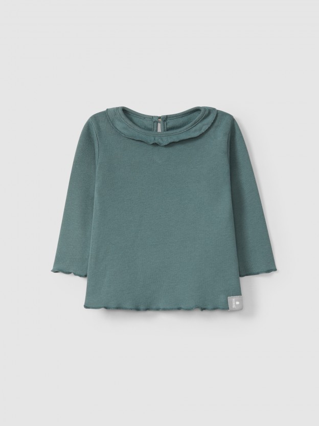Longsleeve with ruffled collar Longsleeve with ruffled collar