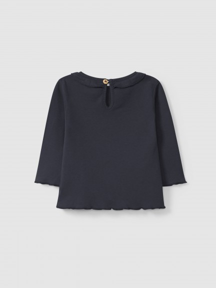 Longsleeve with ruffled collar Longsleeve with ruffled collar