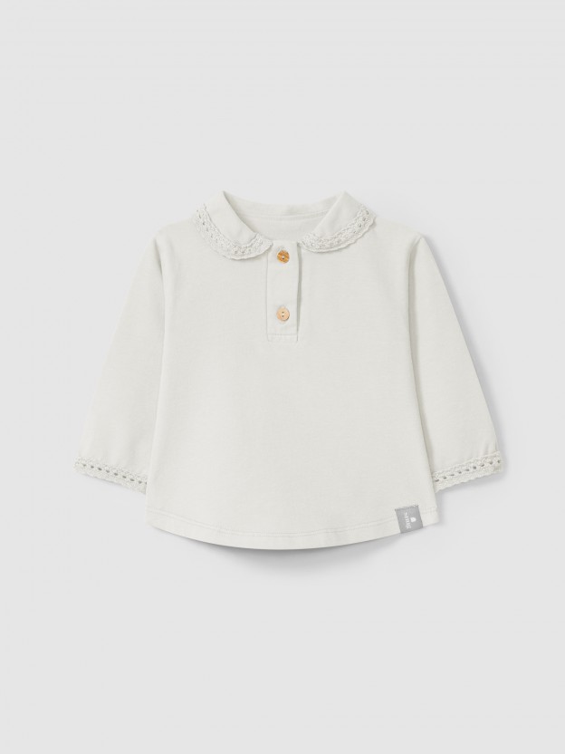 Longsleeve with lace detail Longsleeve with lace detail
