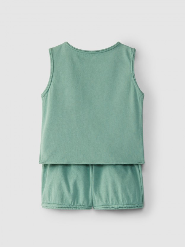 Conjunto camiseta y pantalón corto Conjunto camiseta y pantalón corto