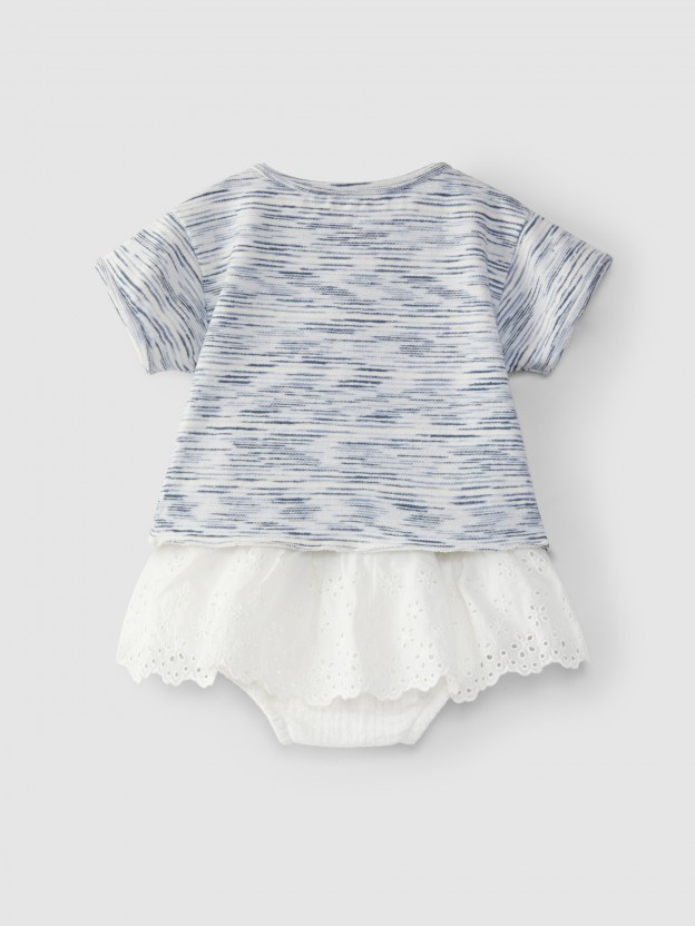 Conjunto camiseta y falda cubrepa�al
