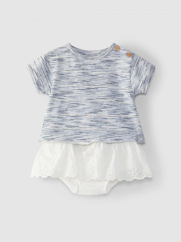 Conjunto camiseta y falda cubrepa�al