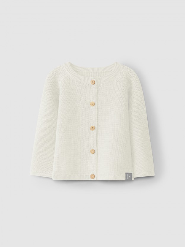 Knitted cardigan pearl stitch