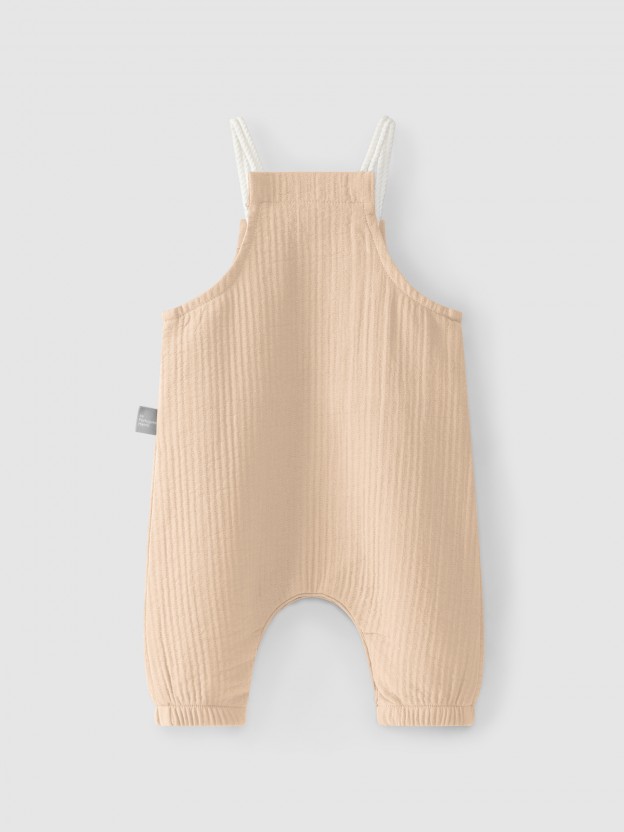 Jardineiras lisas com bolso Jardineiras lisas com bolso