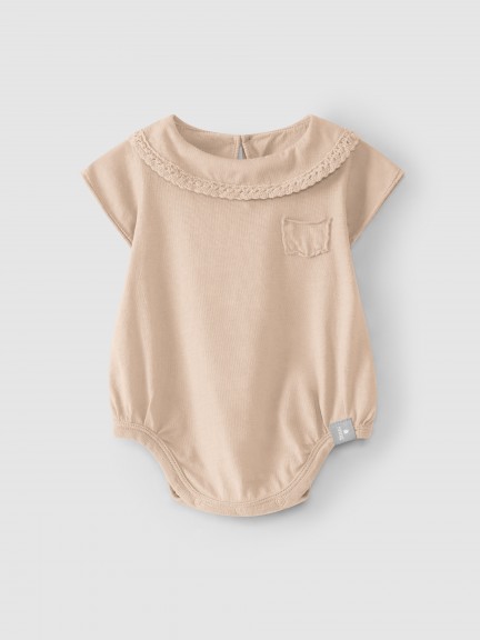 Bodysuit collar in crochet lace Bodysuit collar in crochet lace
