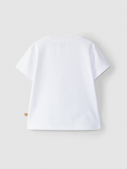 T-shirt with pockets and embroidered flowers T-shirt with pockets and embroidered flowers