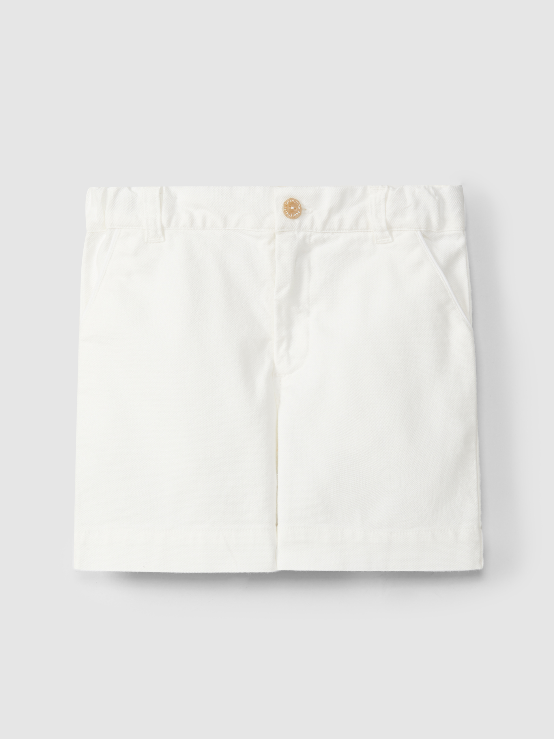 Canvas shorts with three pockets