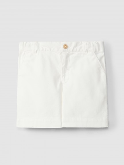 Pantalón corto en lona con tres bolsillos Pantalón corto en lona con tres bolsillos
